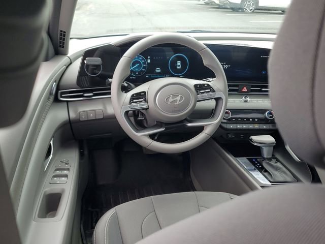 Certified 2024 Hyundai Elantra SEL w/ Convenience Package FWD image 11