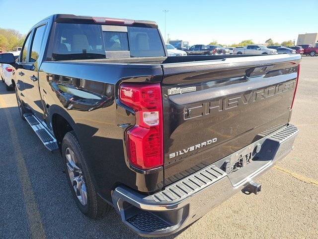 Used 2019 Chevrolet Silverado 1500 LT w/ Texas Edition image 4