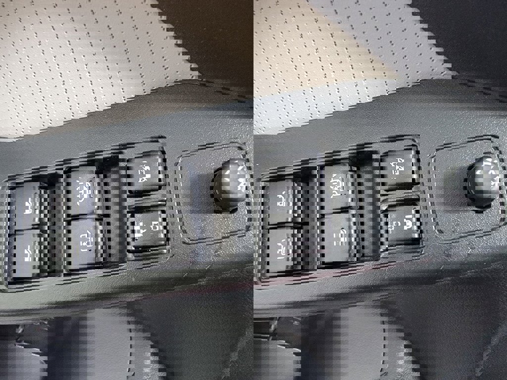 Used 2014 Subaru Forester 2.5i Touring image 28