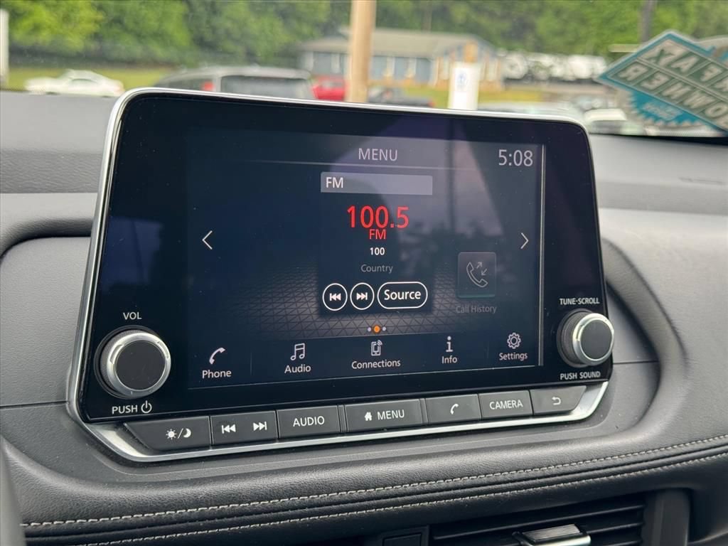 Certified 2025 Nissan Rogue SV FWD image 23