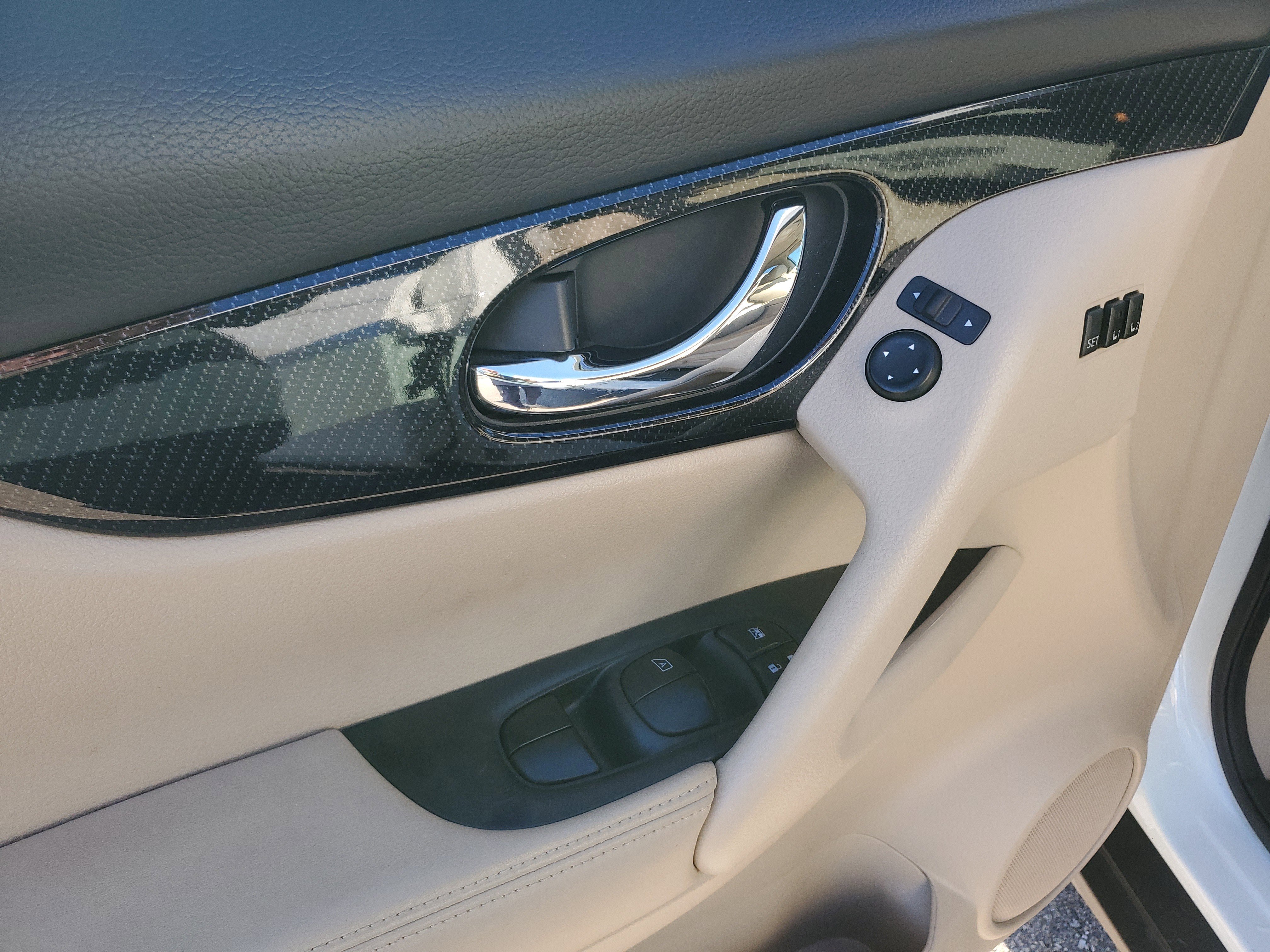 Used 2020 Nissan Rogue SL w/ Premium Package image 27