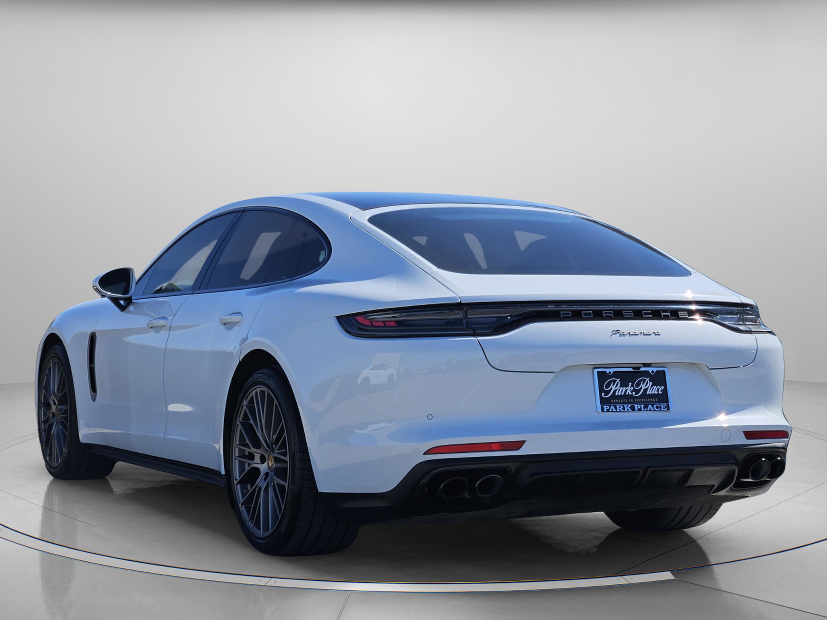 Certified 2023 Porsche Panamera Platinum Edition image 3