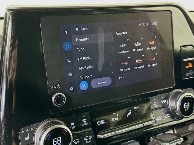 Certified 2023 Toyota Highlander XLE image 16