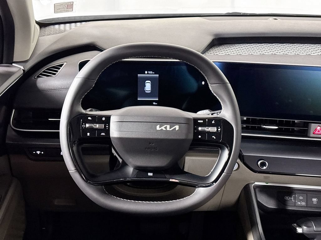 New 2027 Kia Carnival LX FWD image 13