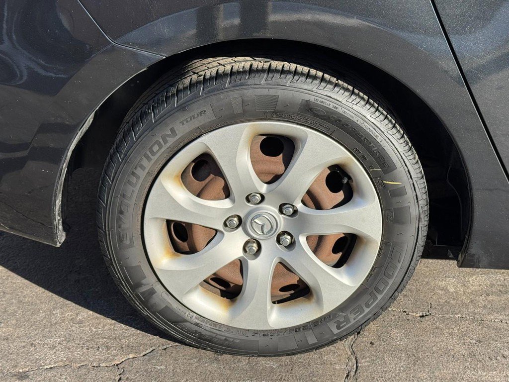 Used 2012 MAZDA MAZDA3 i Sport image 5