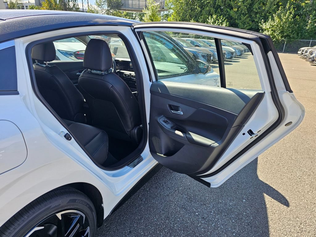 New 2026 Nissan Sentra SR w/ SR Premium Package FWD image 25