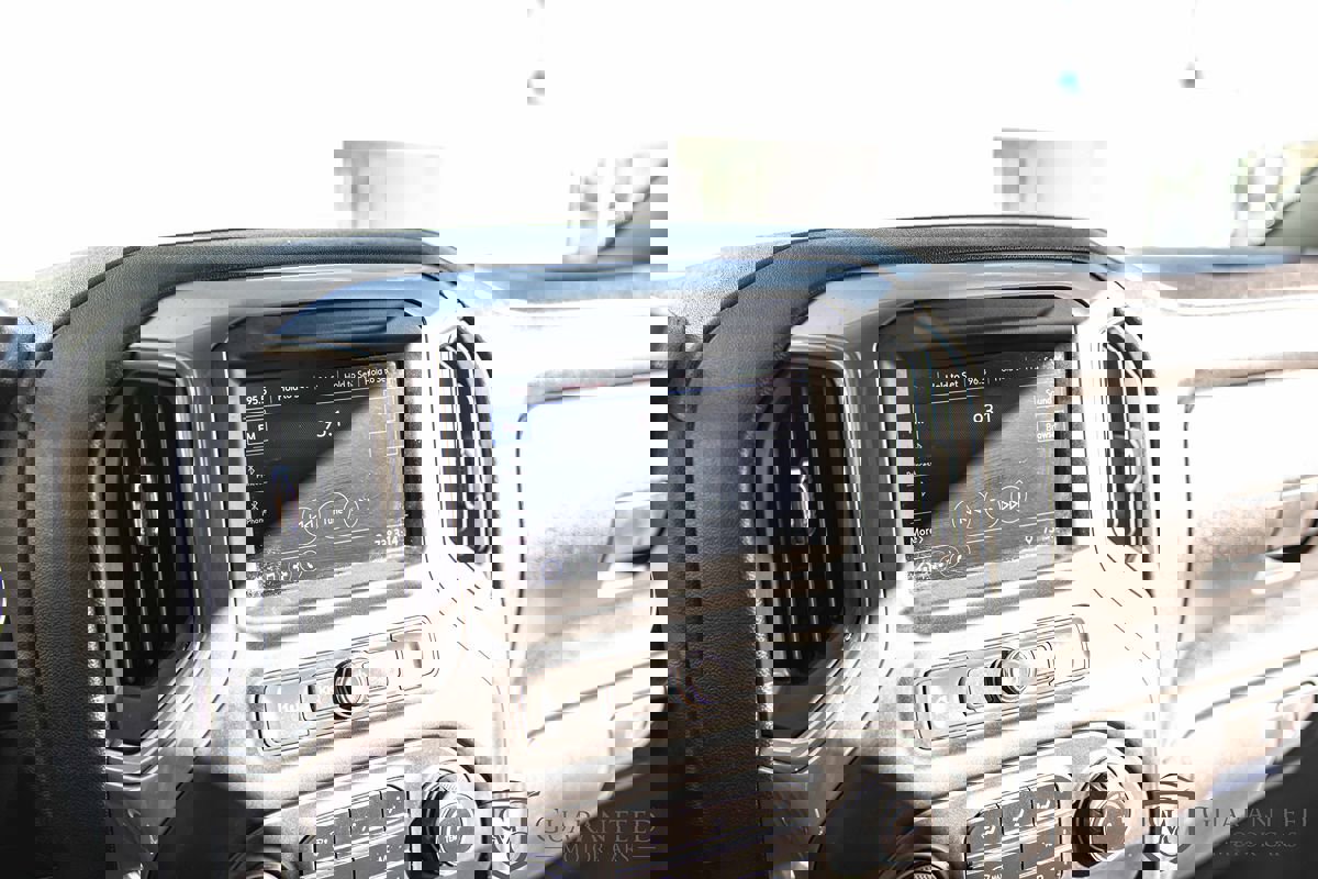 Used 2022 Chevrolet Silverado 2500 Custom w/ Custom Value Package image 25