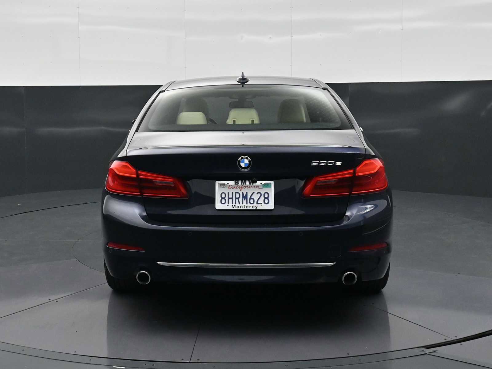 Used 2019 BMW 530e w/ Luxury Package RWD image 6