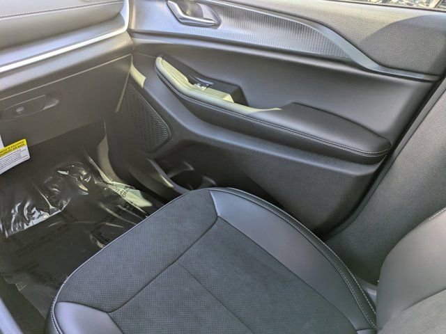 New 2025 Jeep Grand Cherokee Altitude image 15