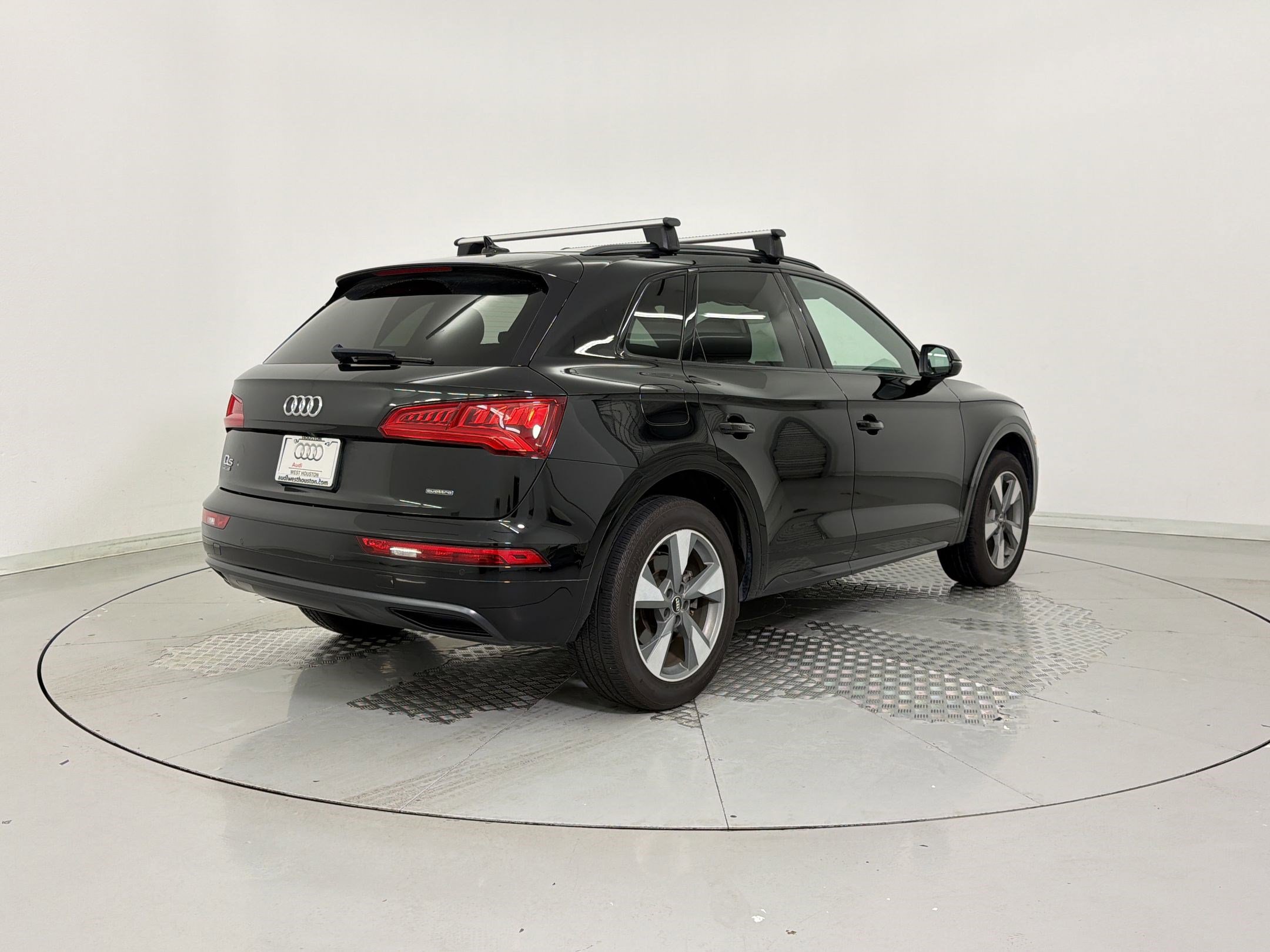 Used 2020 Audi Q5 2.0T Premium w/ Titanium Sport Package AWD/4WD image 9