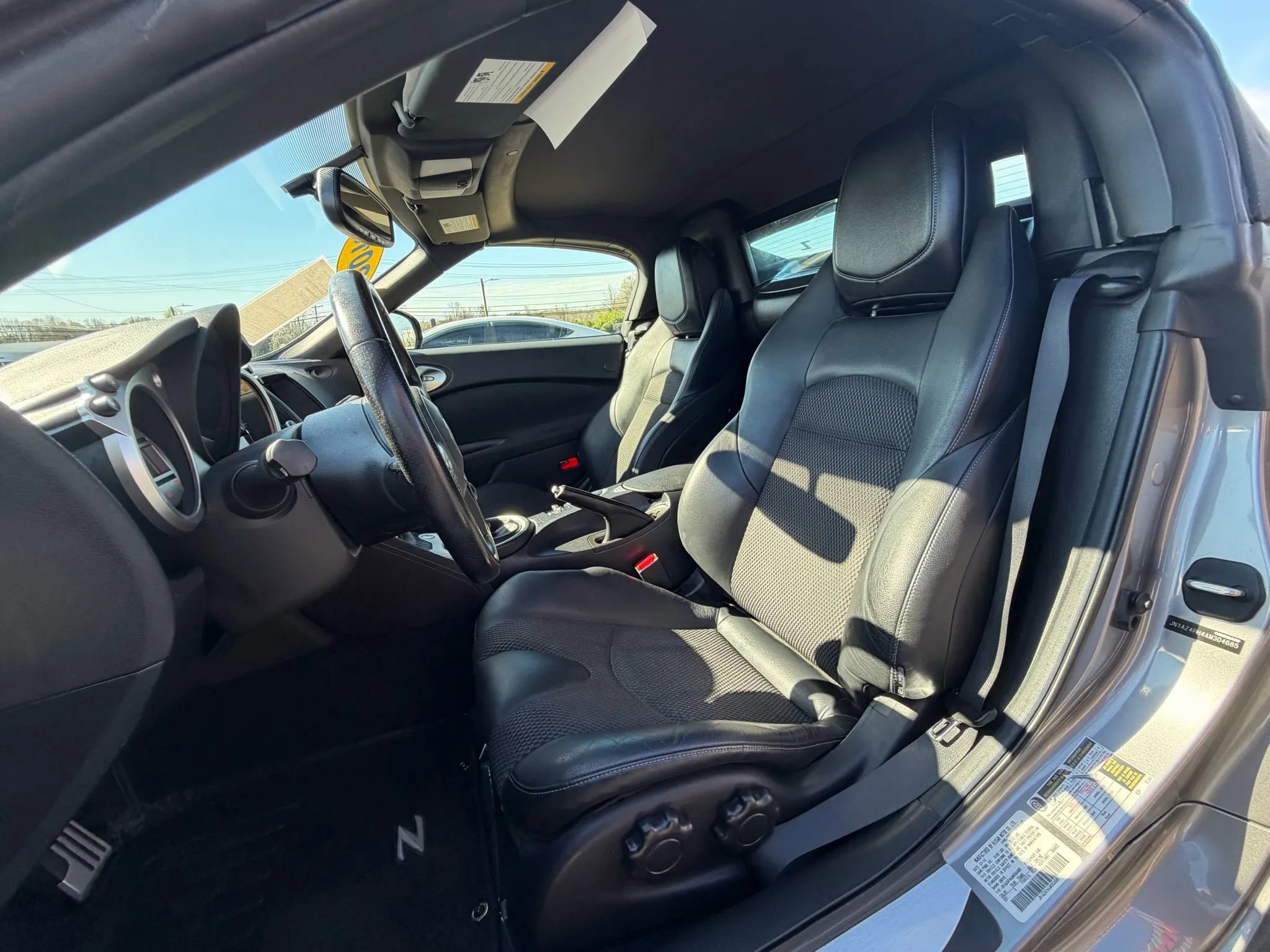 Used 2010 Nissan 370Z Touring w/ Sport Pkg image 9