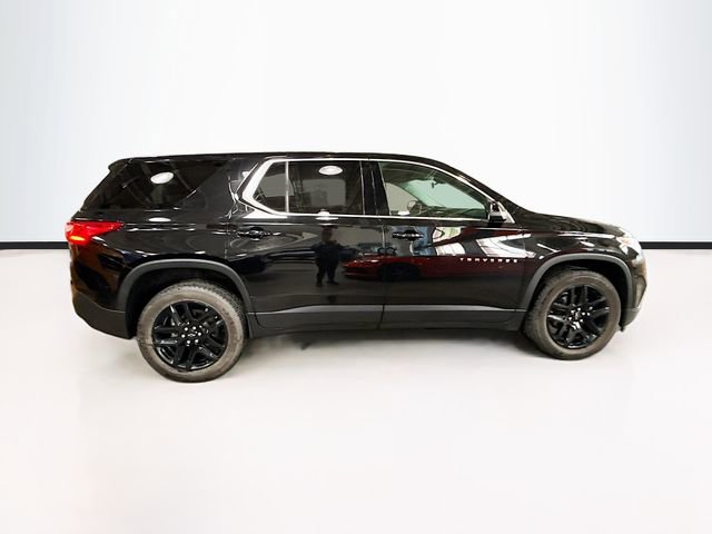 Used 2021 Chevrolet Traverse LS w/ LPO, Black Accent Package FWD image 5