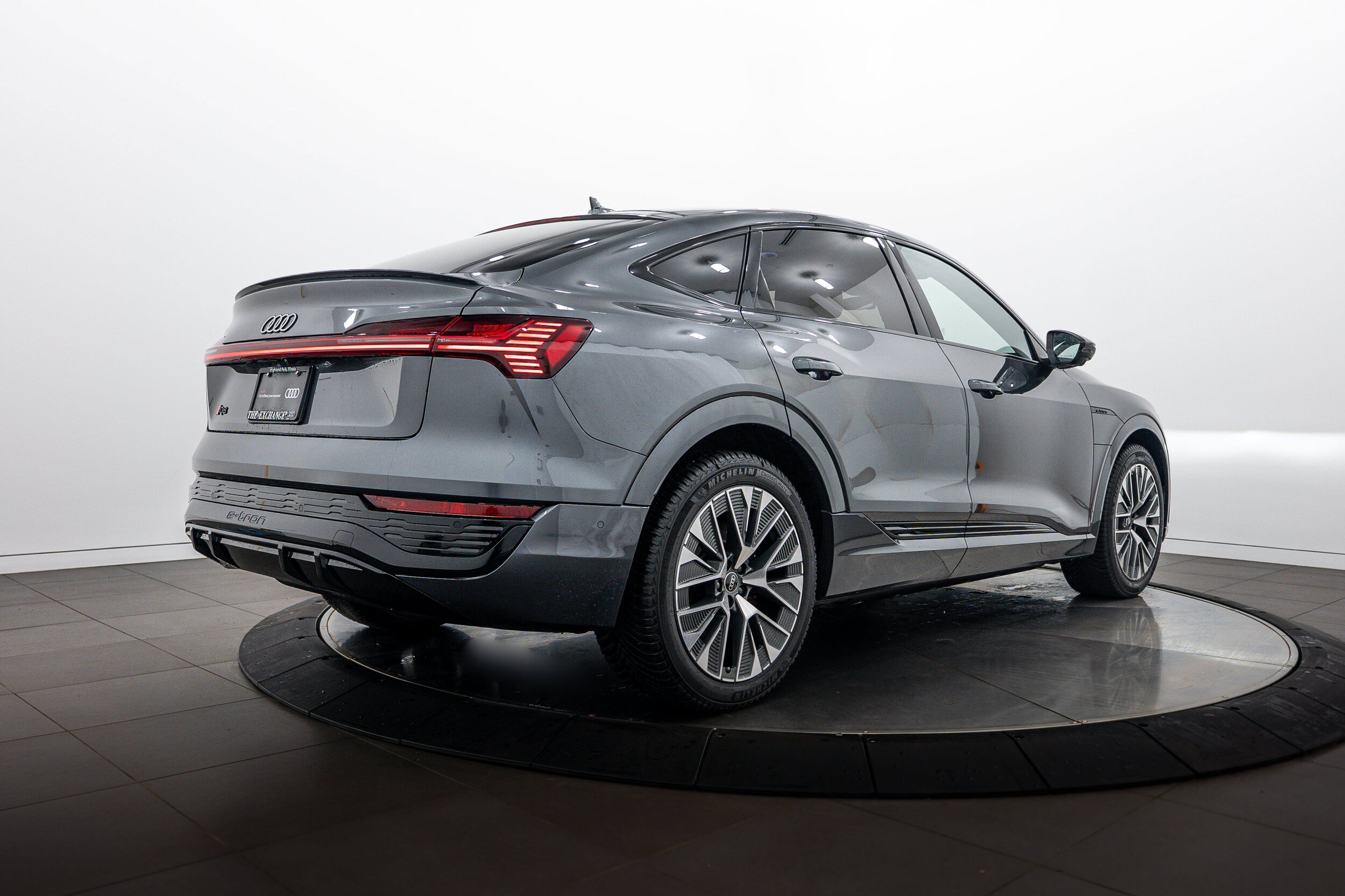Certified 2024 Audi Q8 e-tron Prestige w/ Prestige Package AWD/4WD image 4
