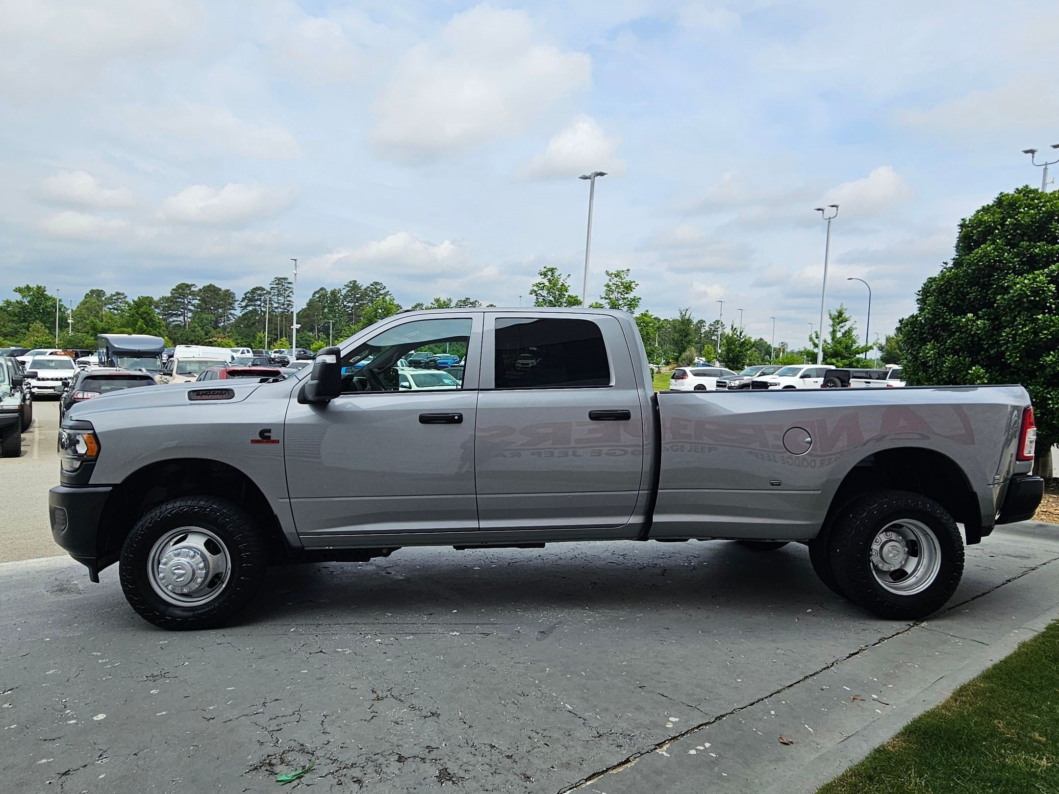Used 2024 RAM 3500 Tradesman AWD/4WD image 4