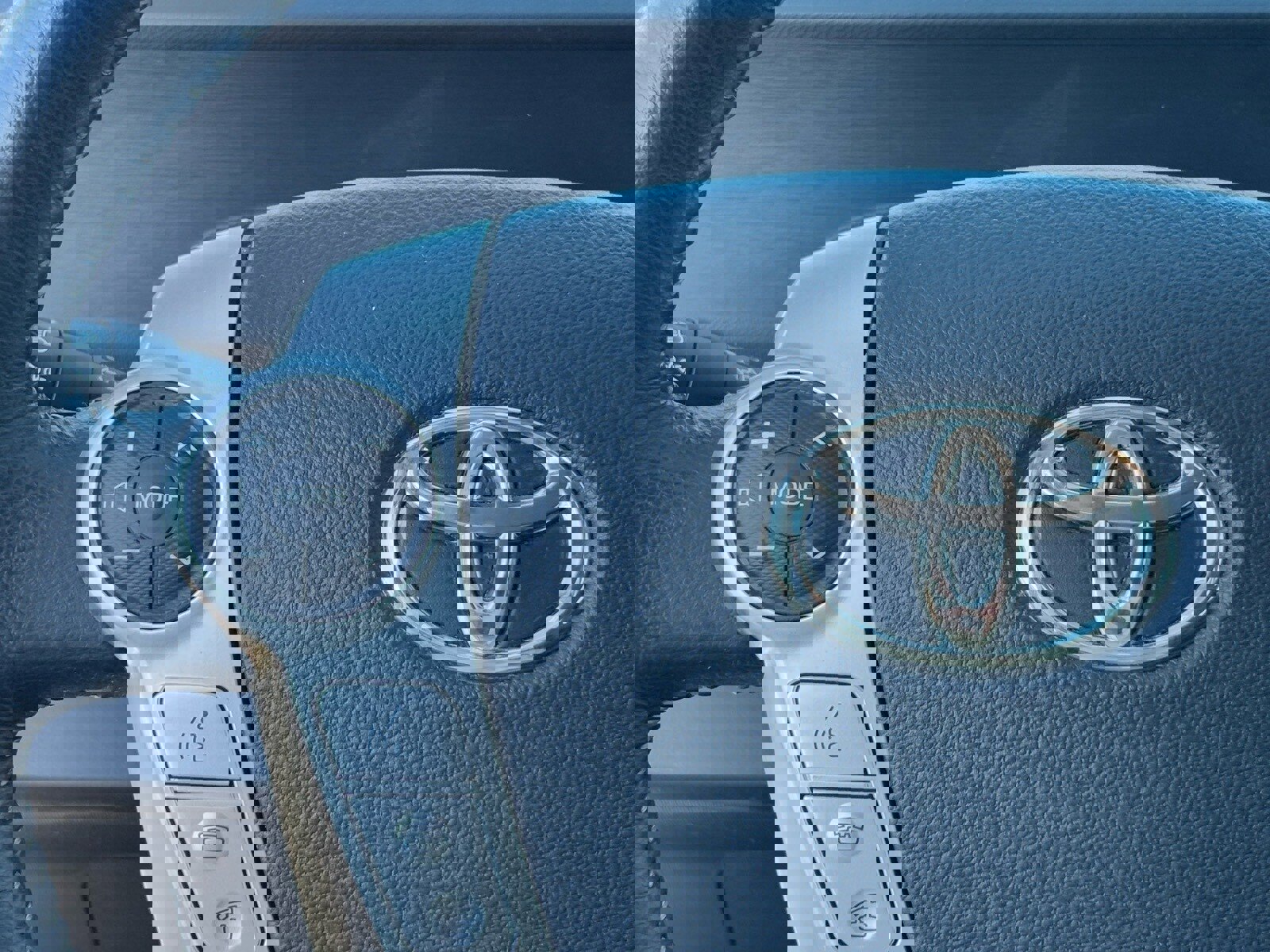 Used 2015 Toyota Prius C image 19