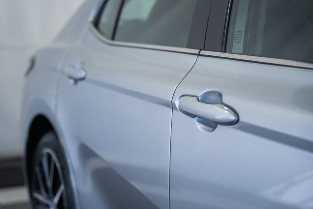 Used 2024 Toyota Camry SE image 12