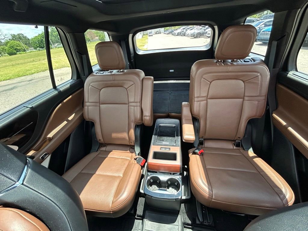 Used 2021 Lincoln Aviator Reserve w/ Equipment Group 202A AWD/4WD image 13