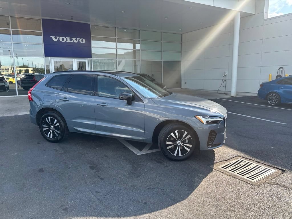 Certified 2024 Volvo XC60 B5 Core AWD/4WD image 2