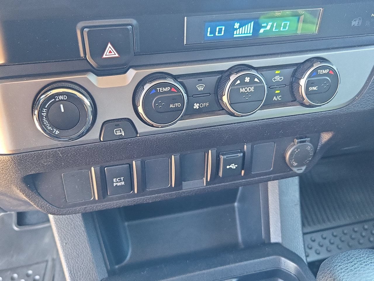 Used 2022 Toyota Tacoma SR w/ SX Package AWD/4WD image 20