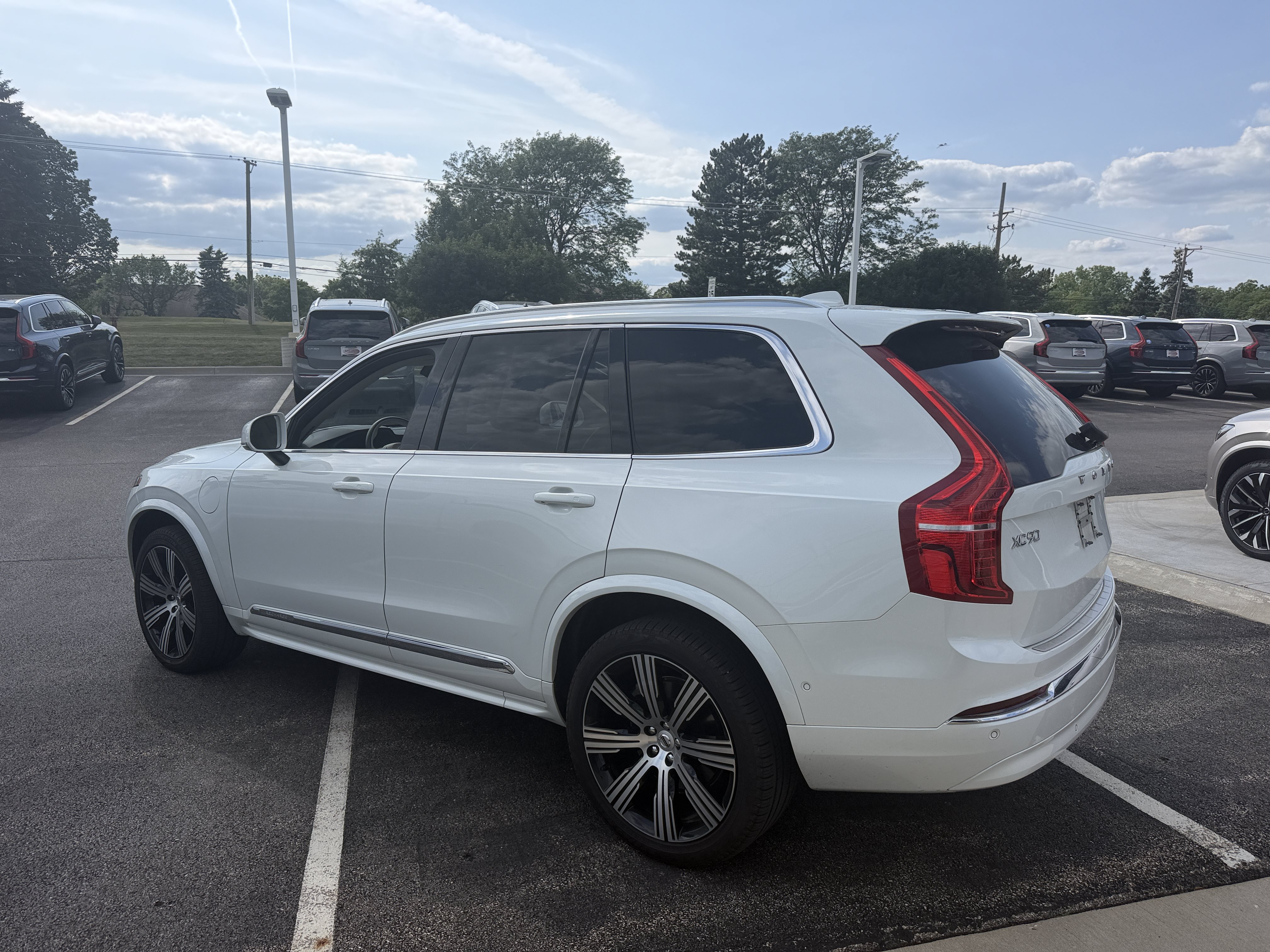 Used 2024 Volvo XC90 T8 Ultimate w/ Protection Package Premier AWD/4WD image 5