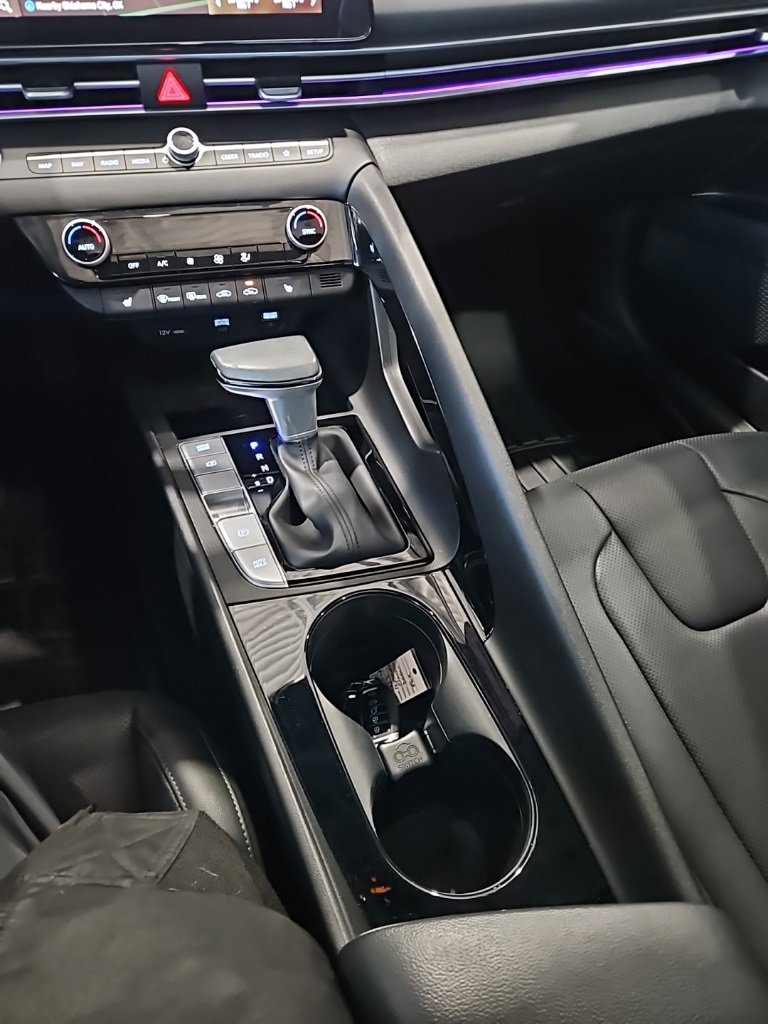 Used 2023 Hyundai Elantra Limited image 33