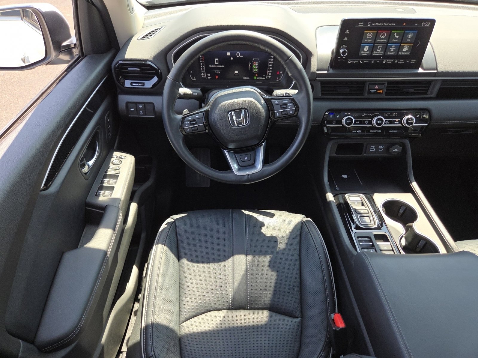 Certified 2024 Honda Pilot Elite image 33