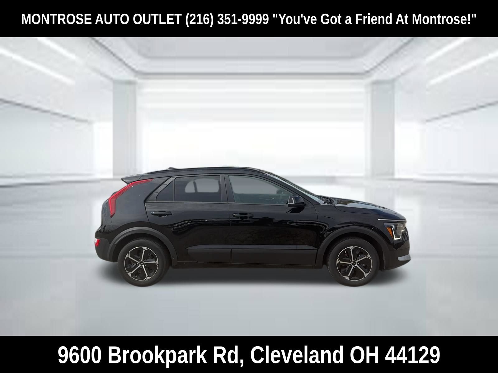 Used 2023 Kia Niro EX FWD image 4