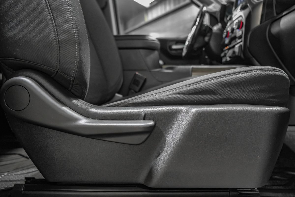Used 2019 Chevrolet Silverado 1500 RST AWD/4WD image 32