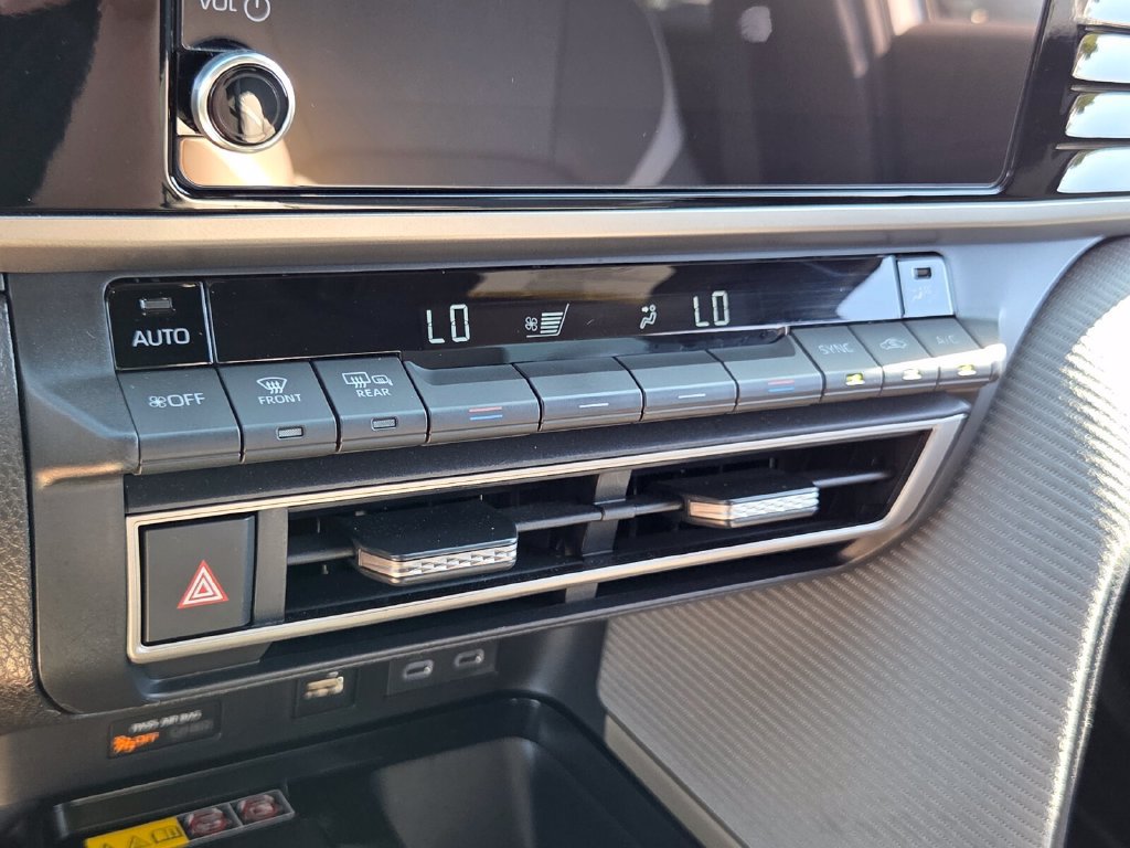Used 2025 Toyota Camry SE FWD image 20