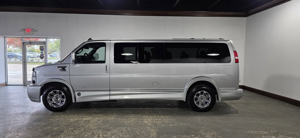 Used 2019 GMC Savana 2500 Extended w/ Enhanced Convenience Package image 7