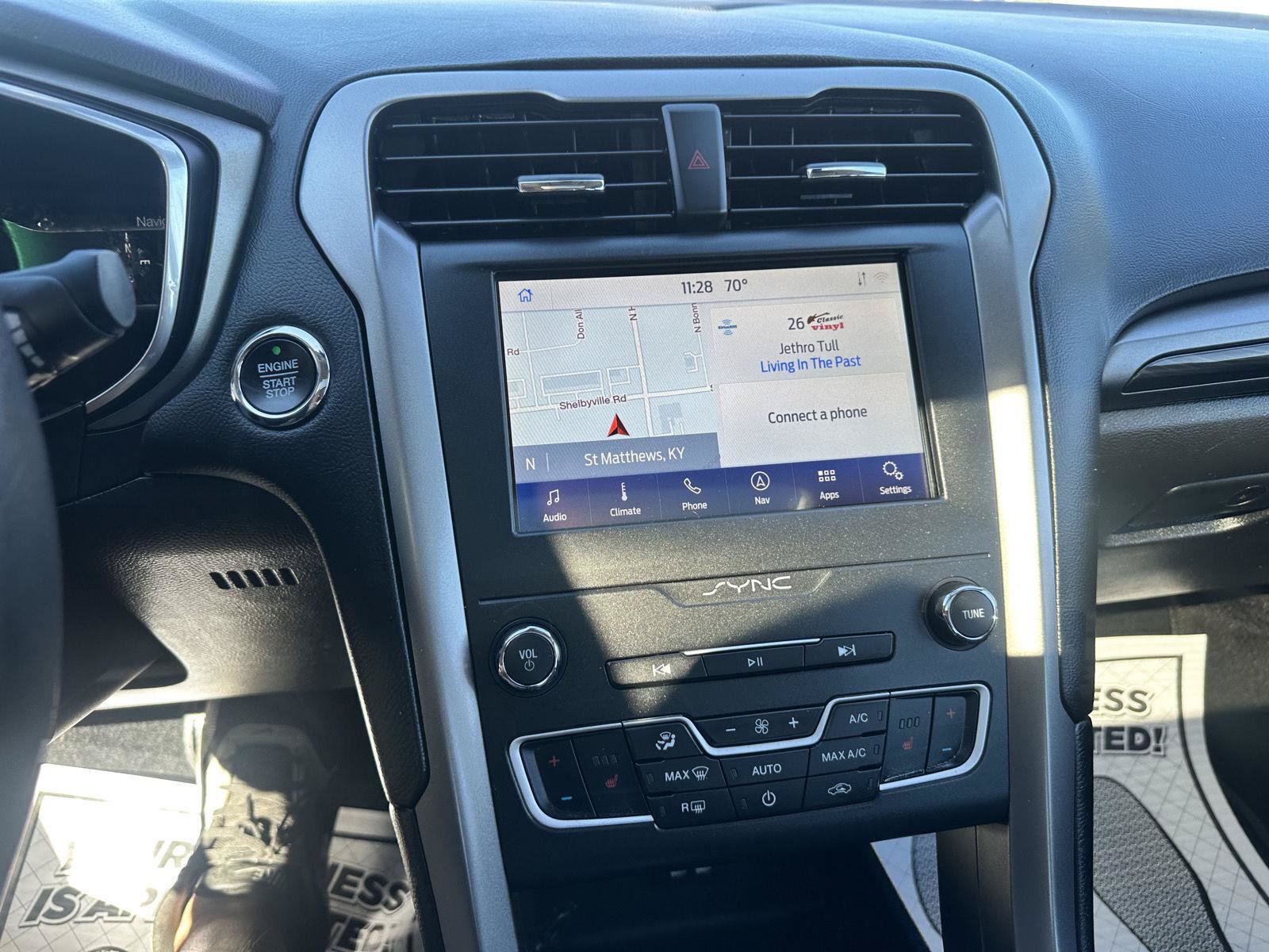 Used 2020 Ford Fusion SEL FWD image 19