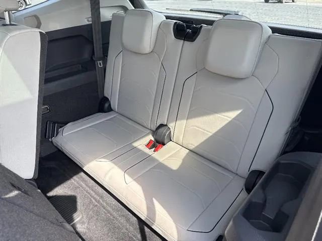 Used 2019 Volkswagen Tiguan SEL Premium w/ 3rd Row Seat Package AWD/4WD image 16