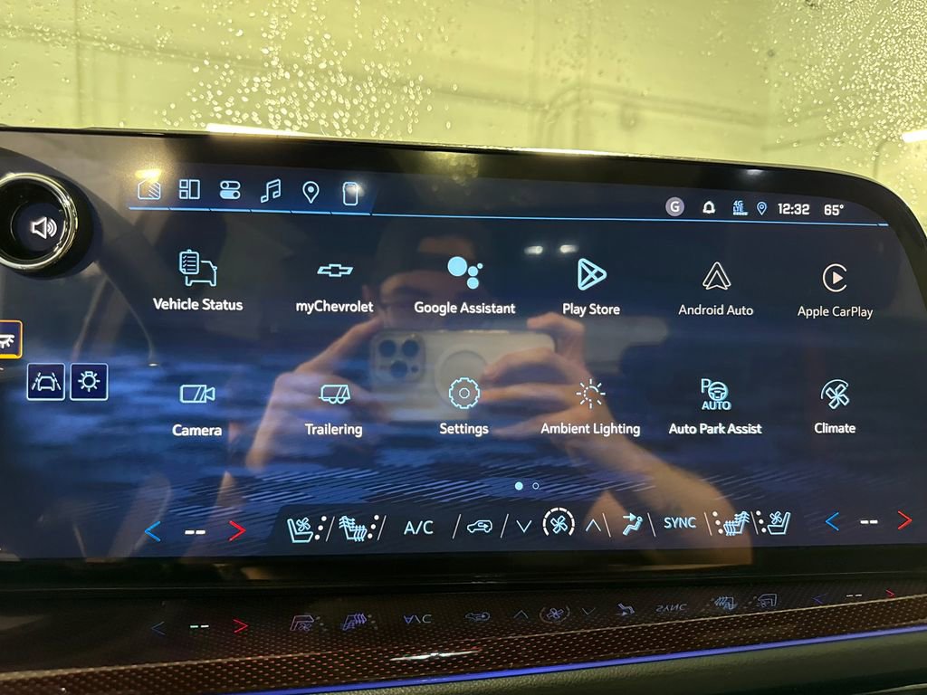 New 2026 Chevrolet Traverse RS w/ LPO, Floor Liner Package AWD/4WD image 15