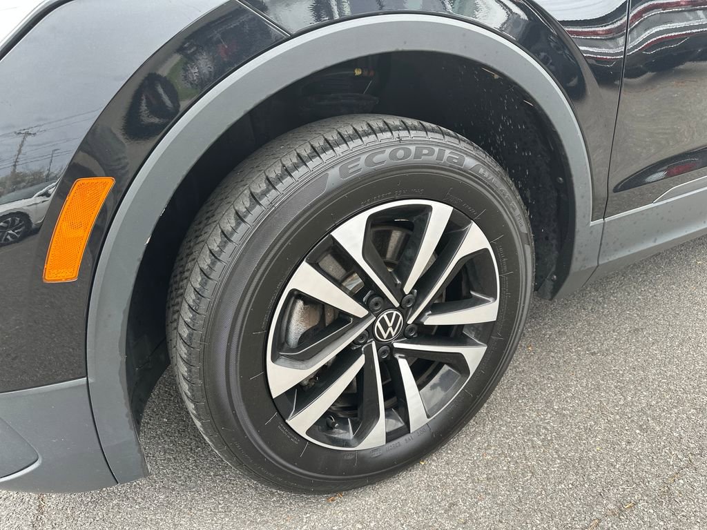 Used 2024 Volkswagen Tiguan S AWD/4WD image 3