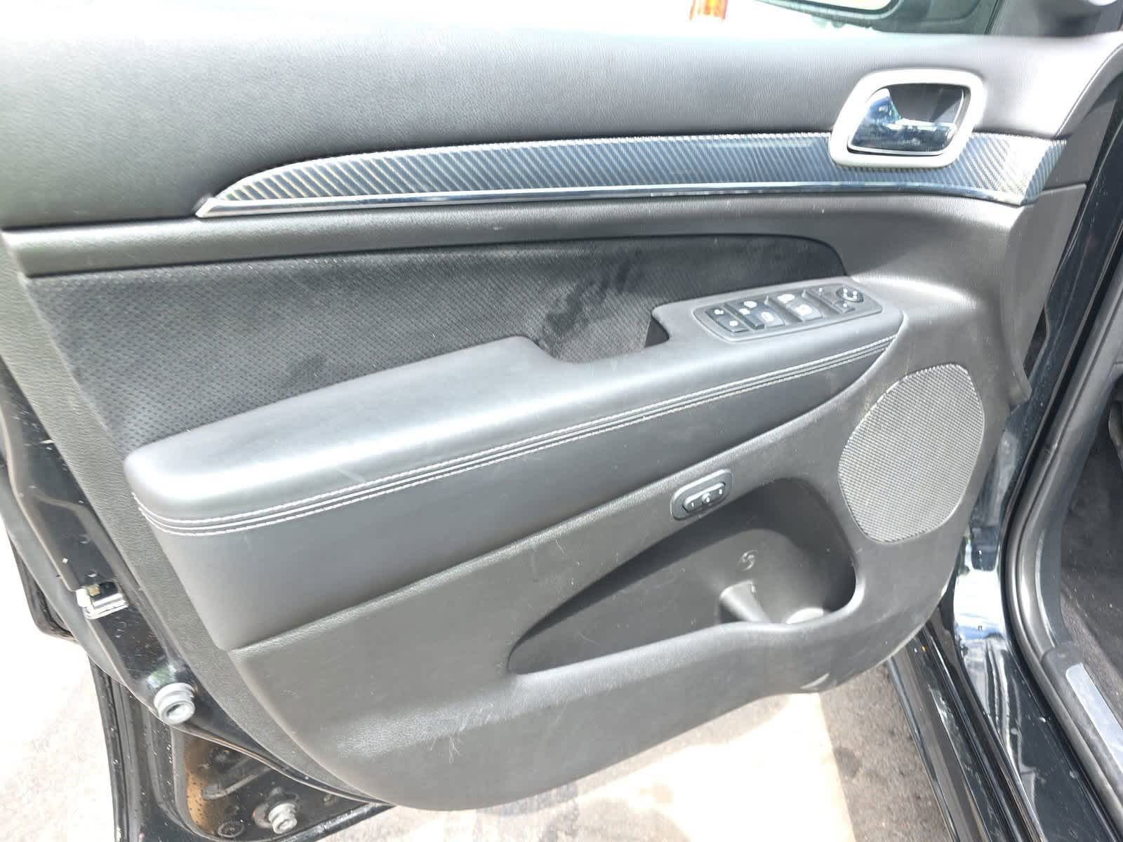 Used 2019 Jeep Grand Cherokee SRT image 15