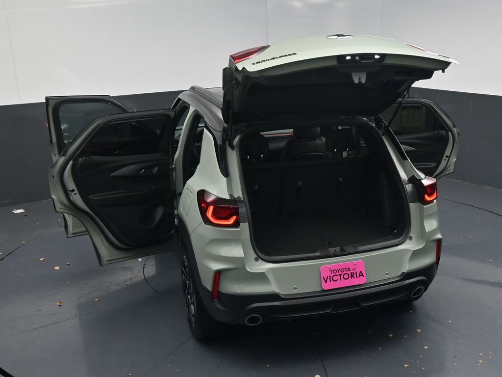 Used 2024 Chevrolet TrailBlazer RS w/ Driver Confidence Package image 22