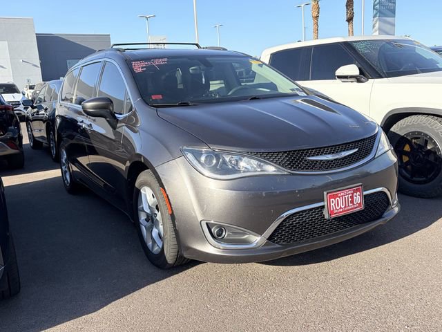 Used 2017 Chrysler Pacifica Touring Plus w/ Tire & Wheel Group FWD image 1