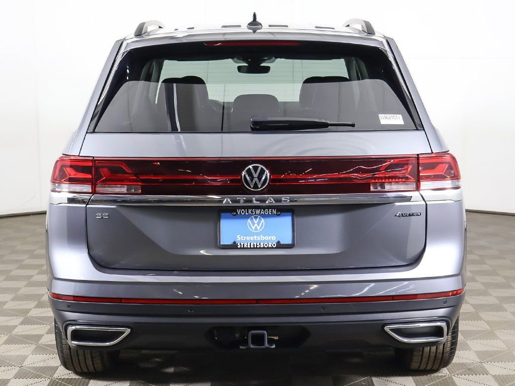 Used 2025 Volkswagen Atlas SE image 13