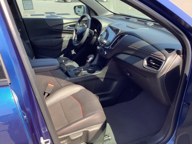 Used 2022 Chevrolet Equinox RS w/ RS Leather Package image 34