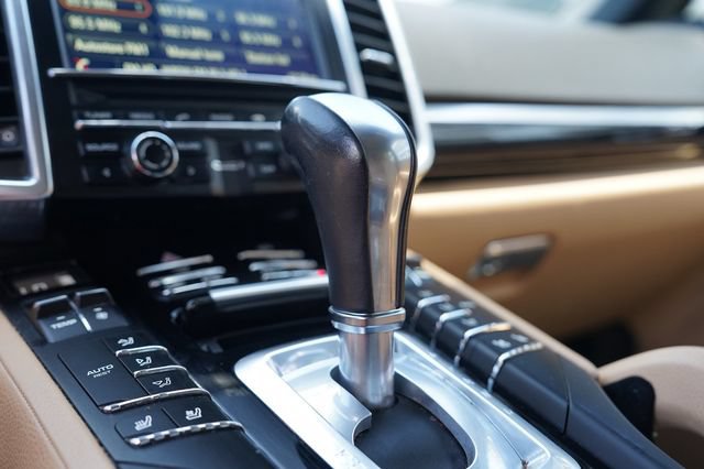 Used 2016 Porsche Cayenne AWD/4WD image 37
