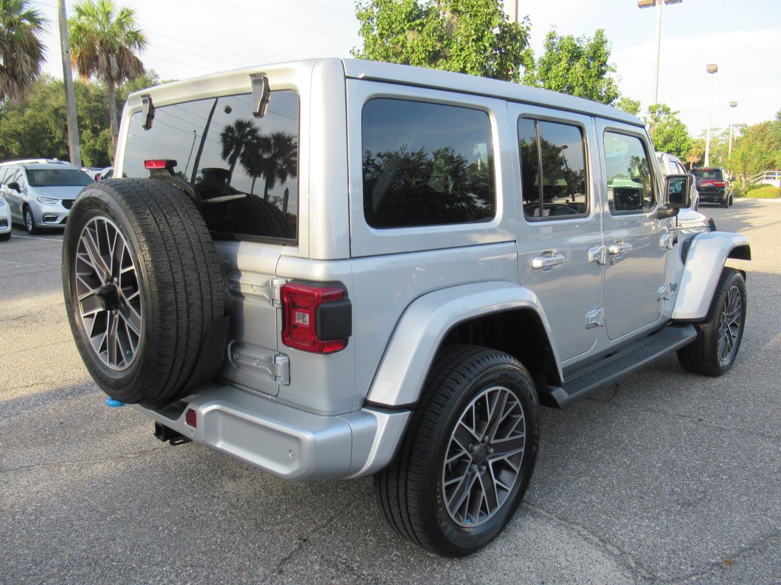 Certified 2023 Jeep Wrangler Unlimited Sahara AWD/4WD image 6