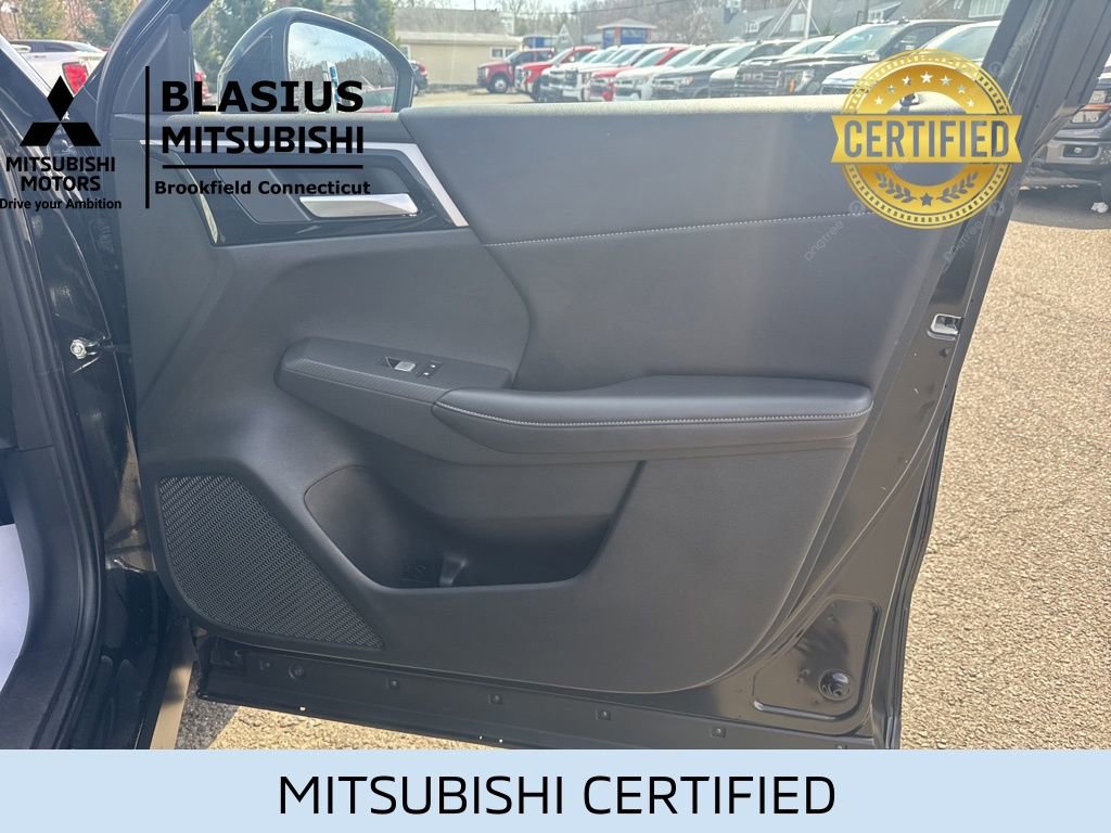 Used 2024 Mitsubishi Outlander 4WD Plug-In Hybrid image 27