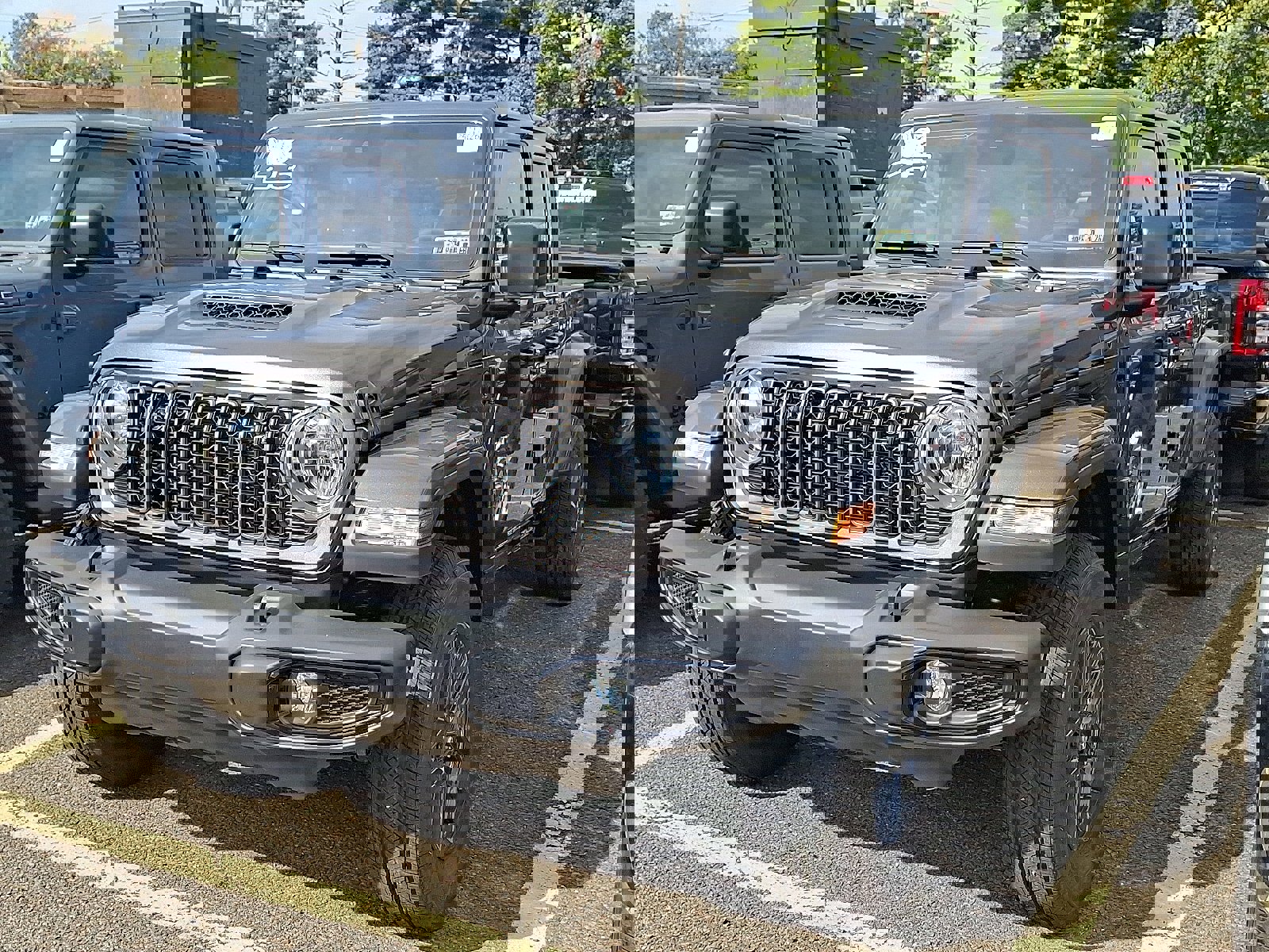 New 2025 Jeep Gladiator Sport image 3