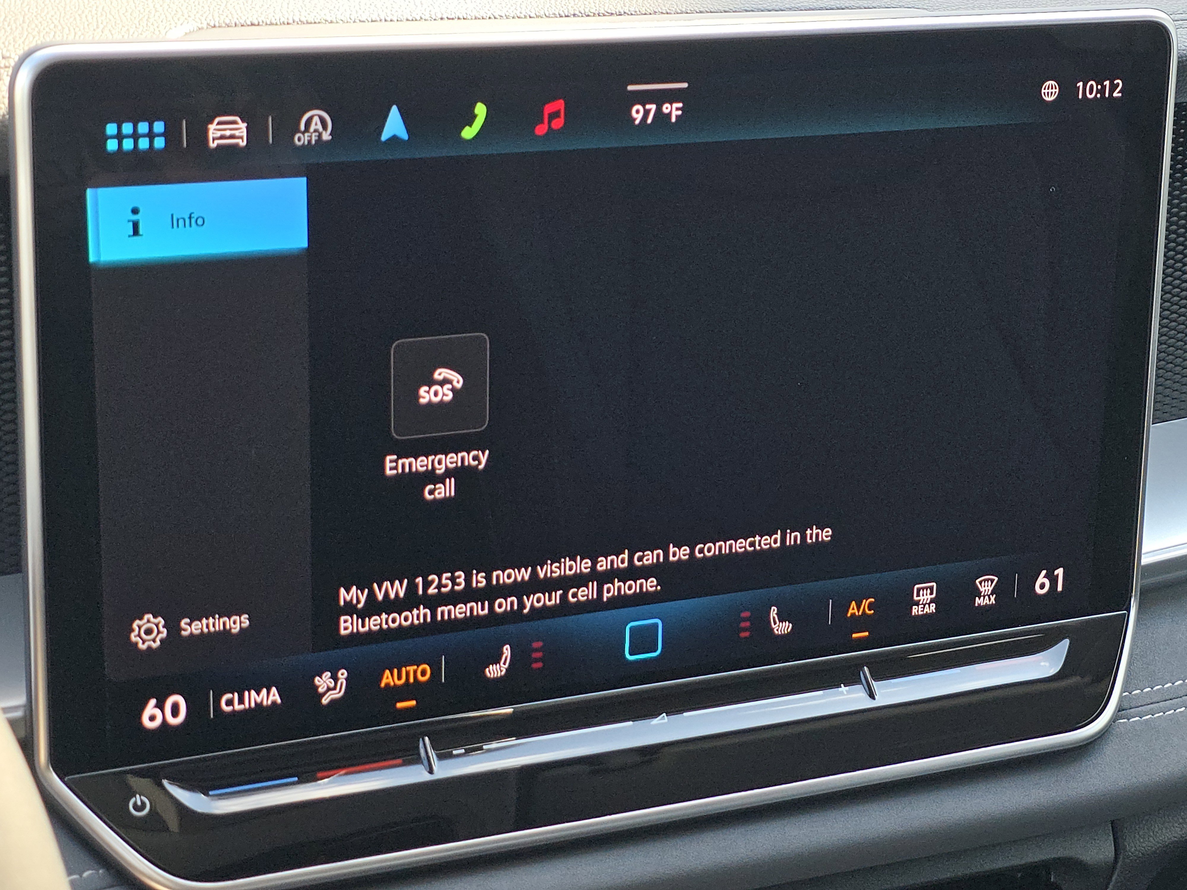 New 2025 Volkswagen Tiguan SE image 12