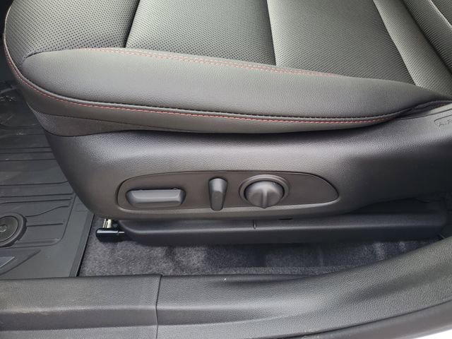 New 2026 Chevrolet Trax RS w/ Sunroof Package image 18