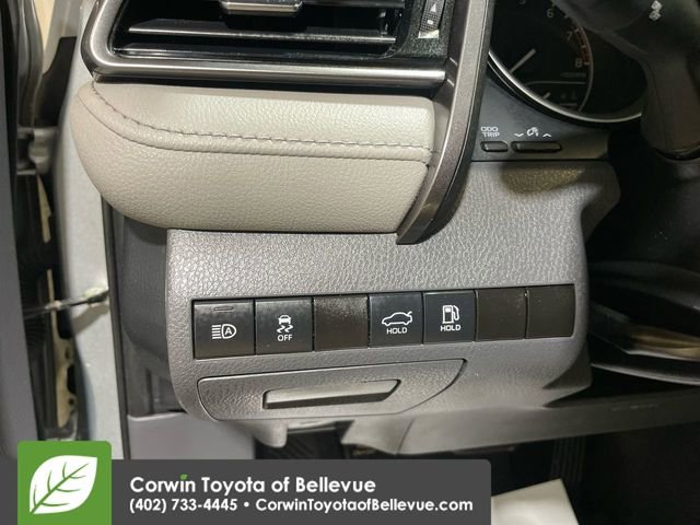 Used 2021 Toyota Camry LE image 6