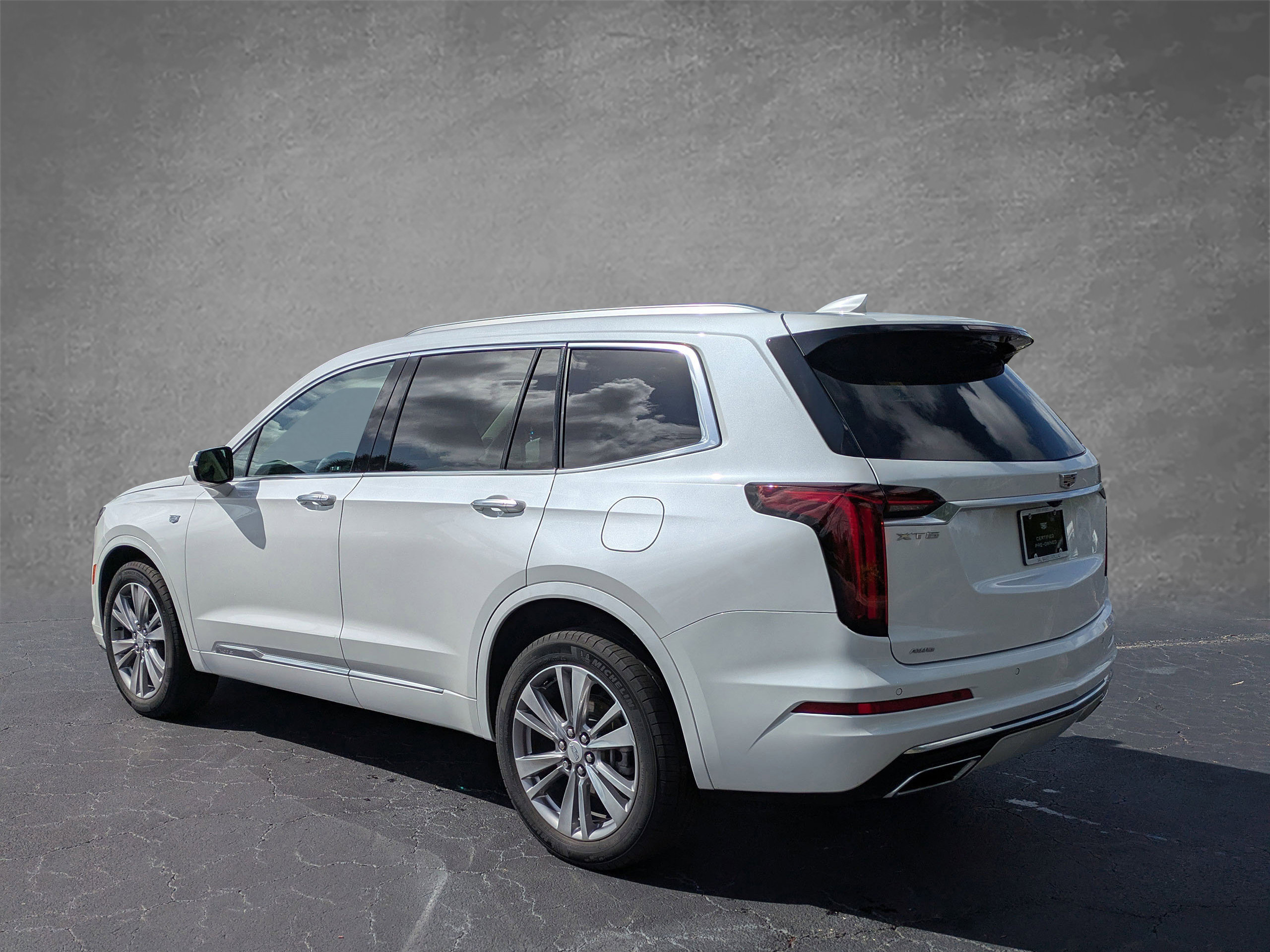 Certified 2023 Cadillac XT6 Premium Luxury AWD/4WD image 4