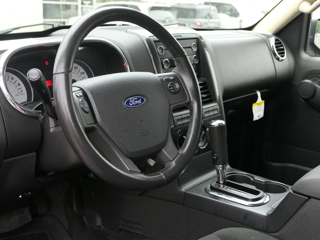 Used 2010 Ford Explorer Sport Trac XLT image 14