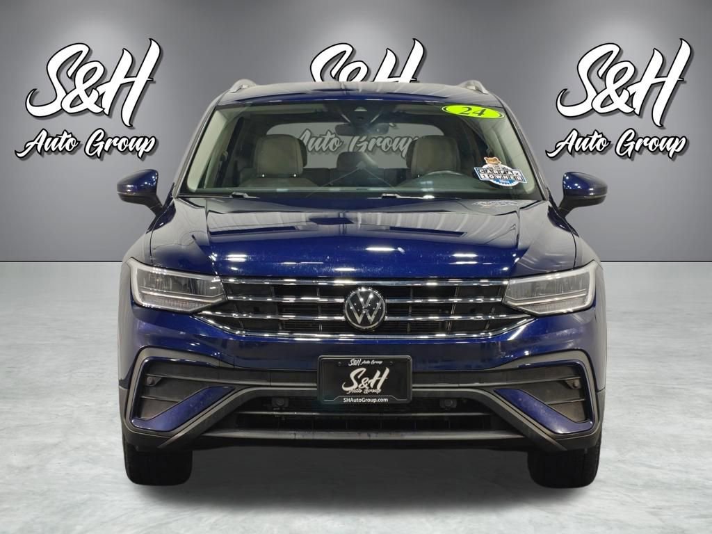 Used 2024 Volkswagen Tiguan SE AWD/4WD image 13