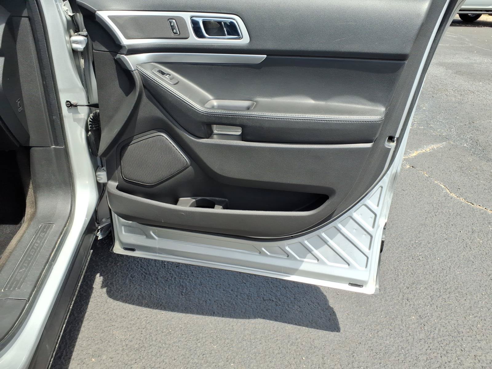 Used 2013 Ford Explorer XLT FWD image 13